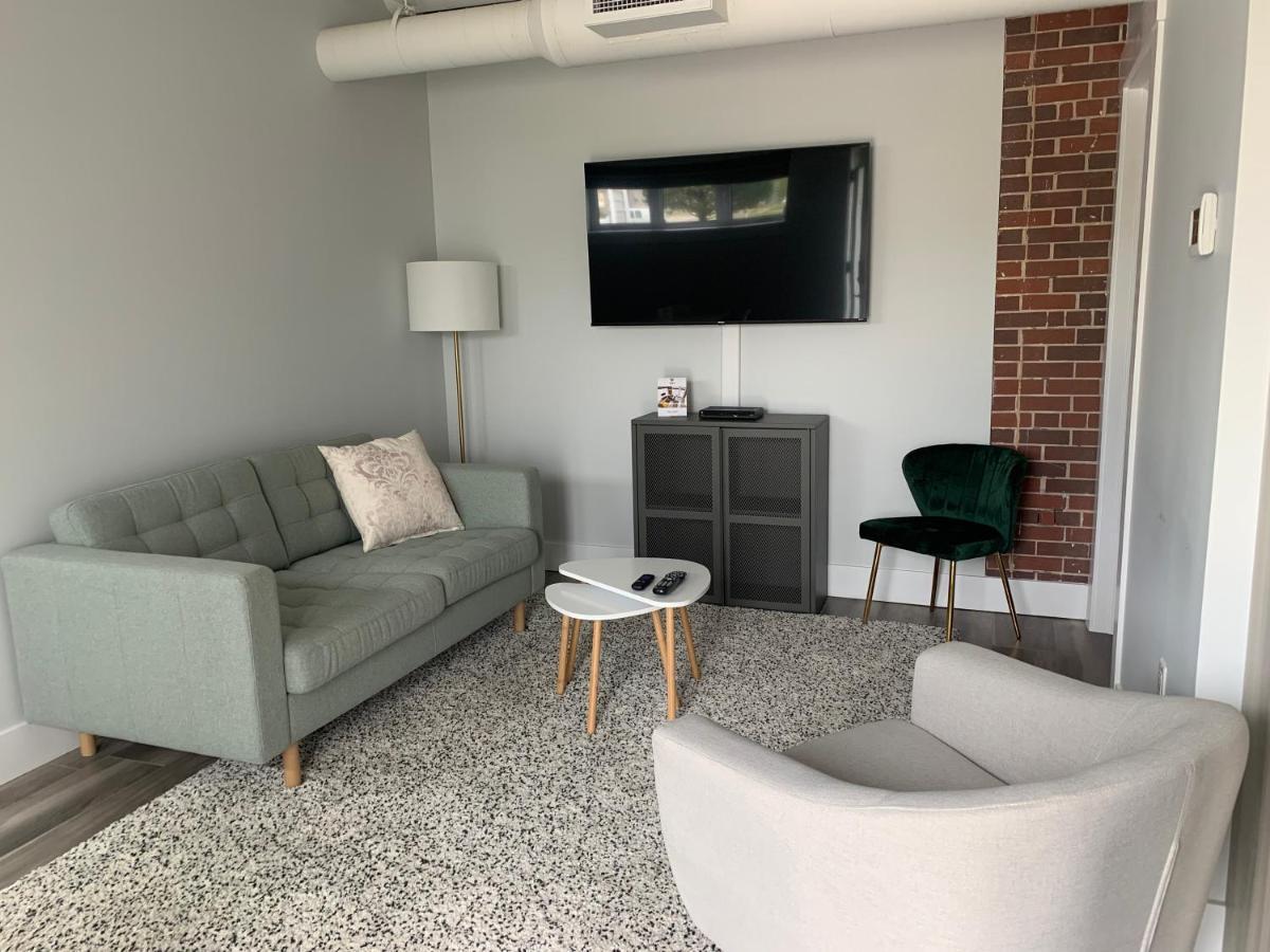 Station 1 By Terra Hospitality Aparthotel Moncton Exteriör bild