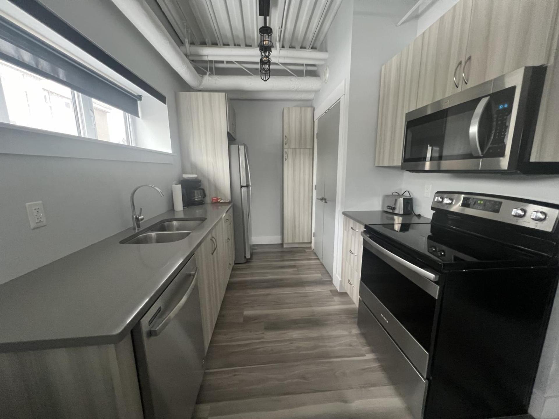 Station 1 By Terra Hospitality Aparthotel Moncton Exteriör bild