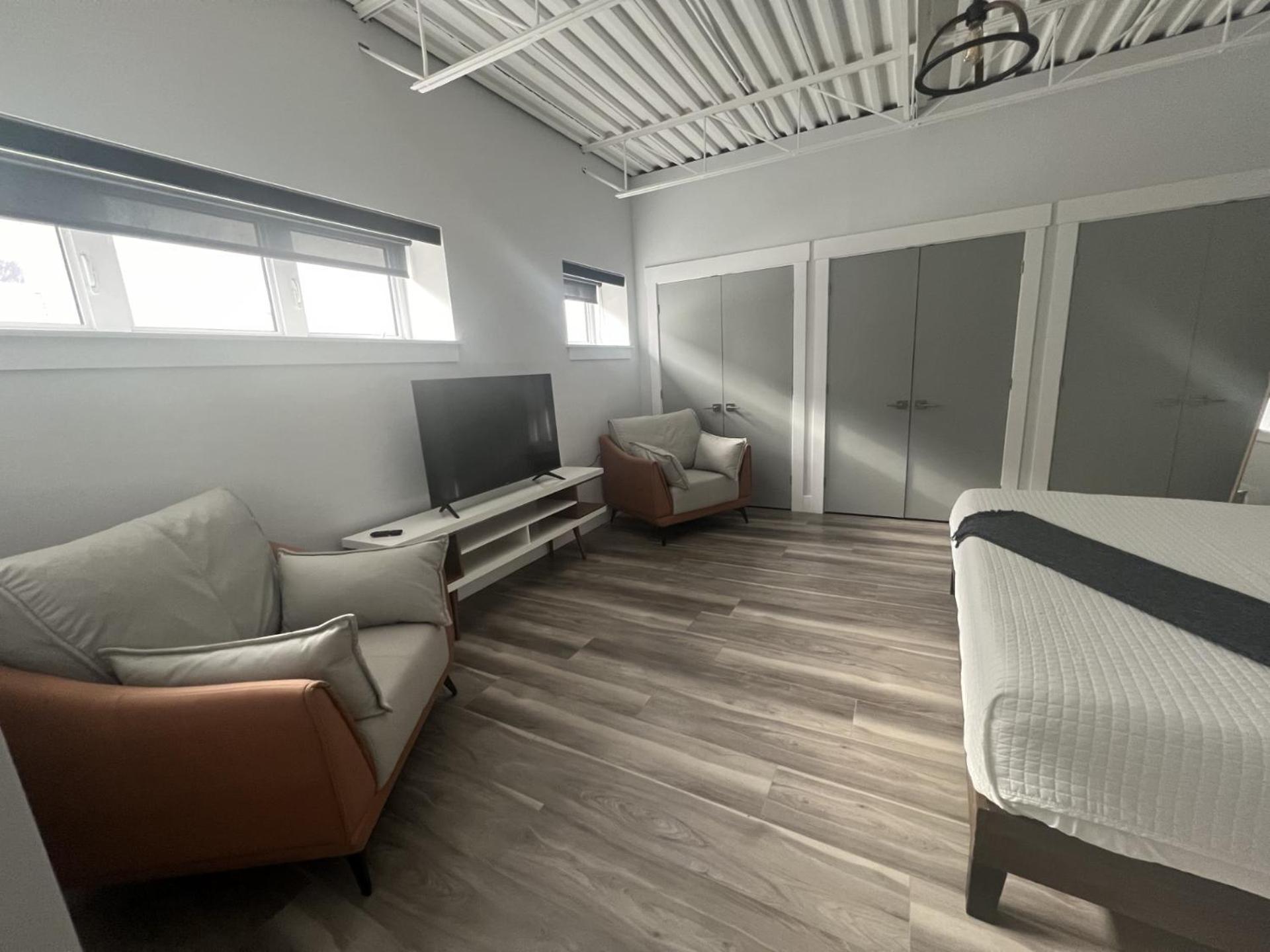 Station 1 By Terra Hospitality Aparthotel Moncton Exteriör bild