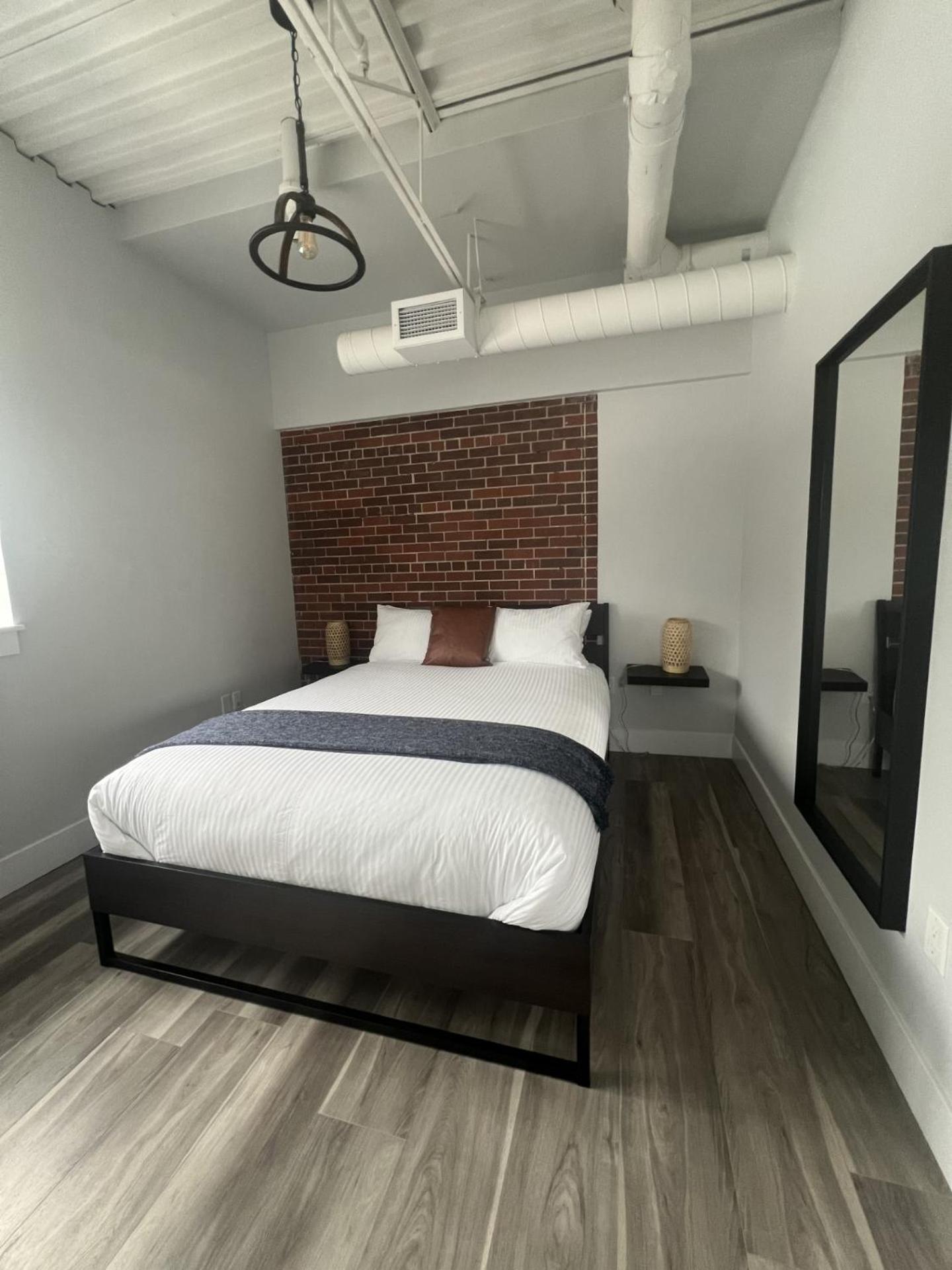 Station 1 By Terra Hospitality Aparthotel Moncton Exteriör bild